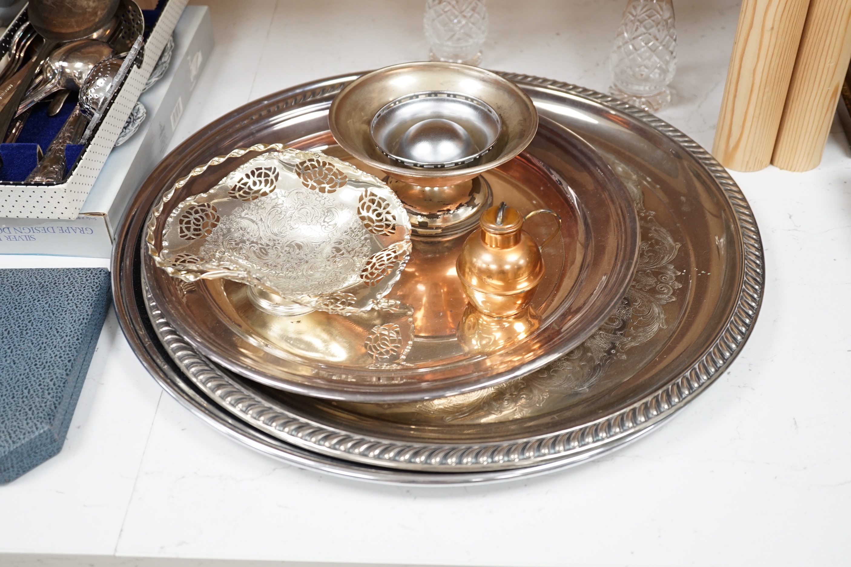A quantity of silver plated wares (some with silver handles)